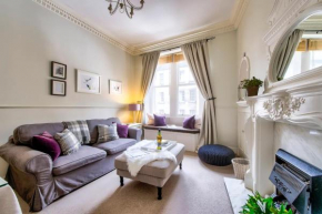 JOIVY Lovely 1 bed flat in Old town, right on the Royal Mile